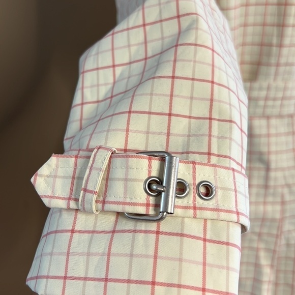 Express Cream Background with Deep and Pale Pink Ckecks. Coat - Picture 5 of 8